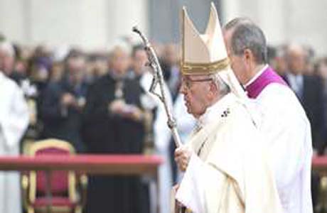Papa Francisco pede leniência com católicos divorciados