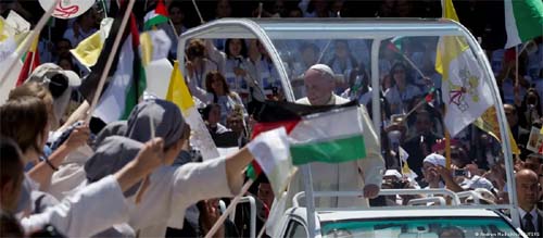 Veículo Papal Transformado em Ambulância Itinerante para Crianças em Gaza