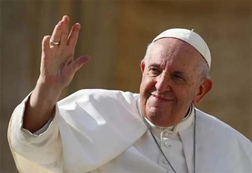 Vaticano atualiza estado de saúde do papa Francisco: pontífice apresenta melhora, mas segue internado