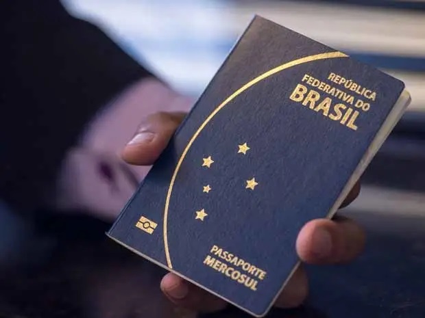 Ministro da Justiça diz que confecção de passaportes foi retomada