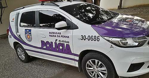 Mulher é agredida com capacete e leva 12 pontos na cabeça; homem é preso em Maceió