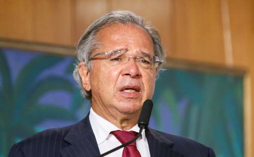 Auxílio emergencial será prorrogado, afirma Paulo Guedes