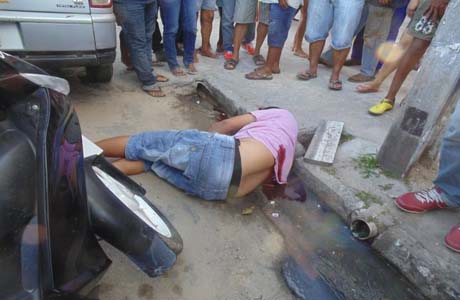 Jovem é executado com diversos tiros em movimentada avenida de Penedo