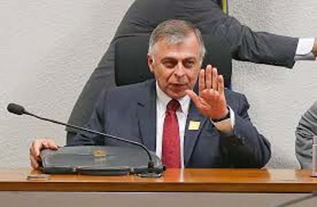 Ex-diretor da Petrobras citou políticos que teriam recebido propina, diz revista