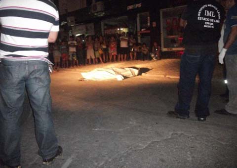 Quatro homens executam policial civil aposentado na Pajuçara