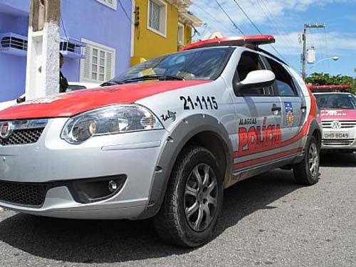 Integrante de organização criminosa com mandado de prisão em aberto é presa no Centro de Penedo