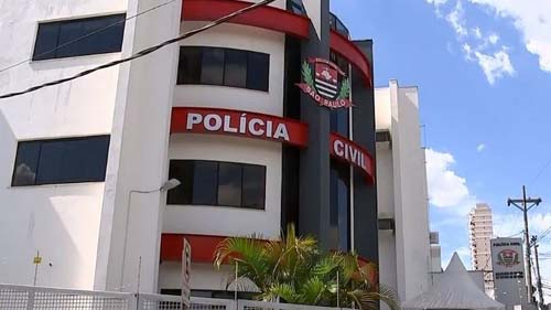 Menina de 12 anos é resgatada por professores ao relatar abusos do pai