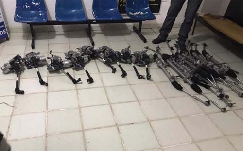 PM recupera peças automotivas e homem é detido acusado de saque e furto a carga na BR 101 em Joaquim Gomes