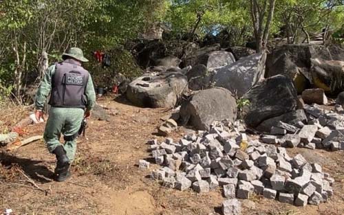 Polícia flagra pedreiras funcionando sem licença durante operação em Pão de Açúcar