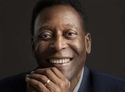 Pelé passa por cirurgia para retirada de lesão suspeita no cólon