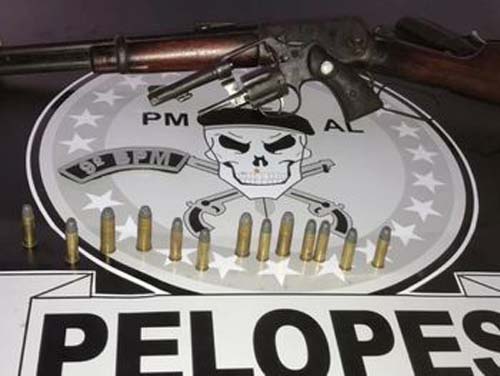 Após sequência de roubos, dois homens e um adolescente são presos em Piaçabuçu