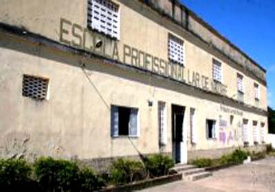 Parte do Fôrro do Lar de Nazaré desaba e fere meninas em Penedo 