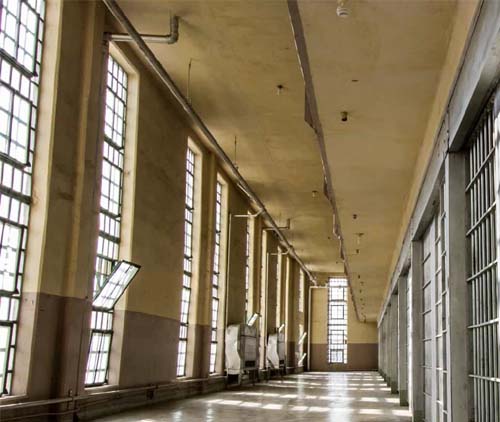 Após render guardas, 35 presos ligados ao PCC fogem de penitenciária do Paraguai