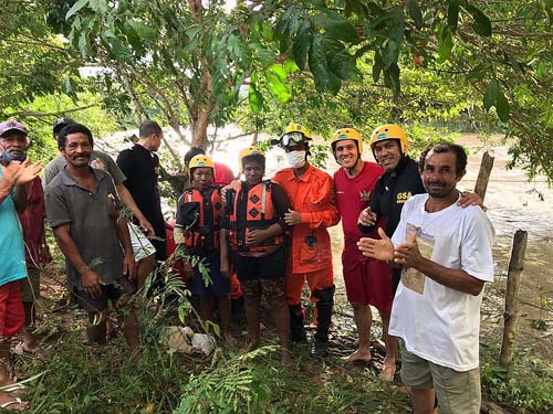 Bombeiros resgatam três pessoas que ficaram ilhadas no Rio Mundaú, em União dos Palmares