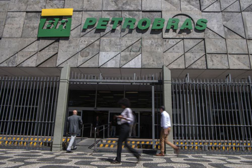 Petrobras sobe preço da gasolina pela primeira vez após pandemia