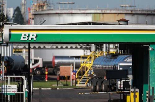 Petrobras anuncia reajustes de 6% para a gasolina e de 5% para o diesel