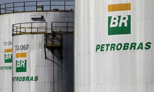 Petrobras muda contrato para venda de combustível, mas diz manter preço