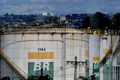 Cinco anos após venda da Liquigás, Petrobras retoma distribuição de gás de cozinha