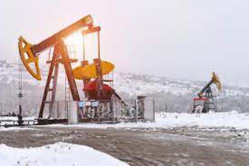 UE está inclinada a impor embargo a petróleo russo até final do ano, dizem diplomatas