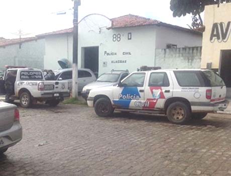 Jovem de 19 anos é morto a facadas e pedradas em Piaçabuçu
