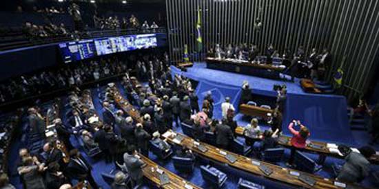 Senado aprova voto distrital misto para eleição de deputados e vereadores