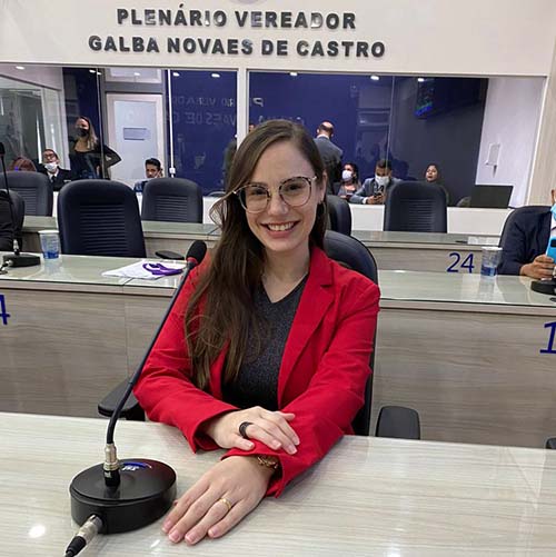 Projeto da vereadora Olívia Tenório que garante psicólogos e assistentes sociais na escolas vira lei em Maceió