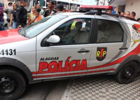 Sem aceitar fim de namoro, homem ateia fogo em residência da ex 