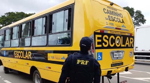 PRF fiscaliza transporte escolar em Alagoas