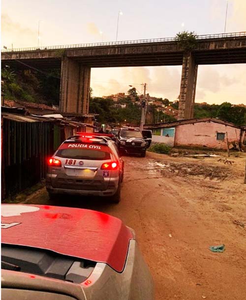 Adolescente é emboscado dentro de residência e assassinado em Maceió