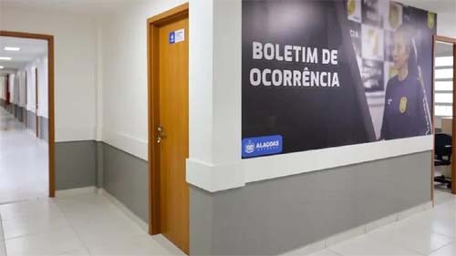 Dupla de criminosos é detida após enganar mulher com presente de chocolate e sacar mais de R$ 3 mil com cartão clonado