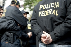 PF prende homem que estava com mais de R$ 300 em notas falsas