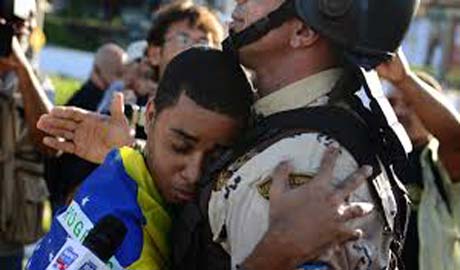 Policiais de 13 estados brasileiros decidem parar na quarta-feira