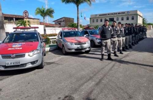 PM fecha bares, lanchonetes e igrejas que estavam descumprindo decreto emergencial