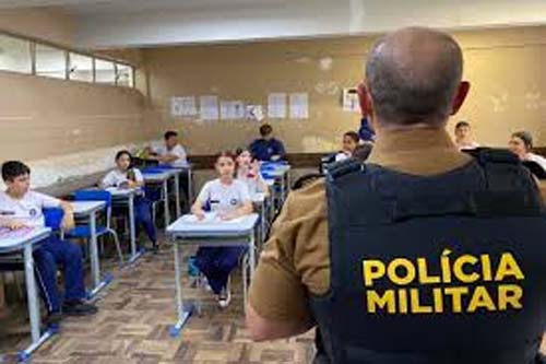 Guardas armados não resolvem problema de violência nas escolas, dizem especialistas 