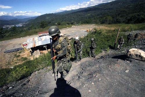 Sendero Luminoso mata sete polícias no Peru