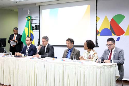 MEC discute políticas regionais de acesso ao ensino superior