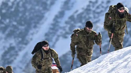 Polônia planeja treinamento militar para todos os homens adultos e amplia investimentos em defesa