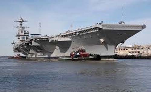 Estados Unidos reforçam presença naval no Caribe com o maior porta-aviões do mundo