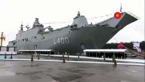 Turquia apresenta primeiro porta-aviões para 