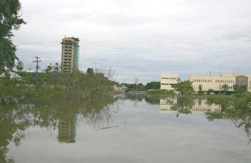 Nível do Rio Madeira continua subindo em Porto Velho (RO)
