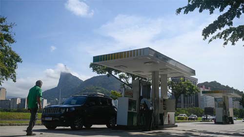 Novo corte nos preços da gasolina entra no radar do mercado