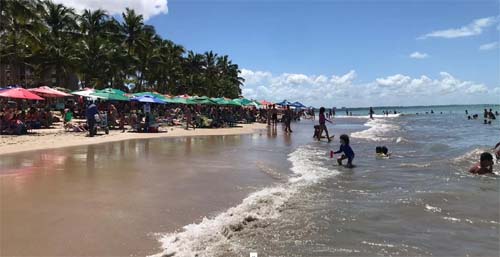 Boletim de balneabilidade aponta 4 trechos de praias impróprias para banho neste fim de semana