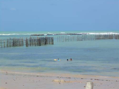 Mulher é encontrada sem vida e nua na praia de Pescaria, em Maceió