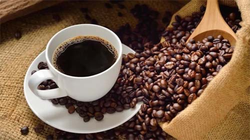 Câmbio e Tarifas Elevam Custos do Café nos EUA e Preocupam Mercado Brasileiro