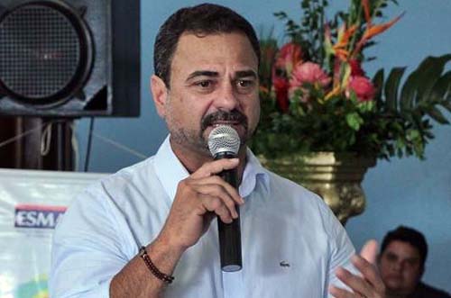 Prefeito de Maribondo é preso com arma de fogo e cocaína em Arapiraca