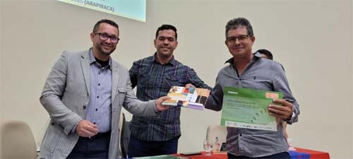 Estudantes recebem medalhas da Olimpíada Brasileira de Matemática das Escolas Públicas