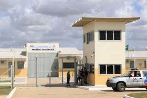 Reeducando é encontrado morto dentro de cela no Presídio do Agreste