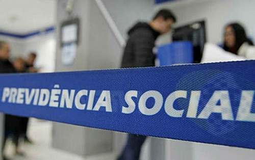 Fila de alagoanos à espera de benefício do INSS tem aumento de 22%, diz boletim