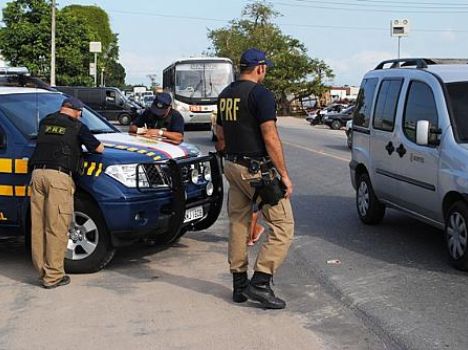 PRF intensifica fiscalização no trânsito das rodovias federais