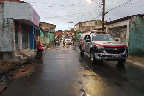 Mulher é detida por deixar filha de 2 anos desacordada e embriagada em Maceió